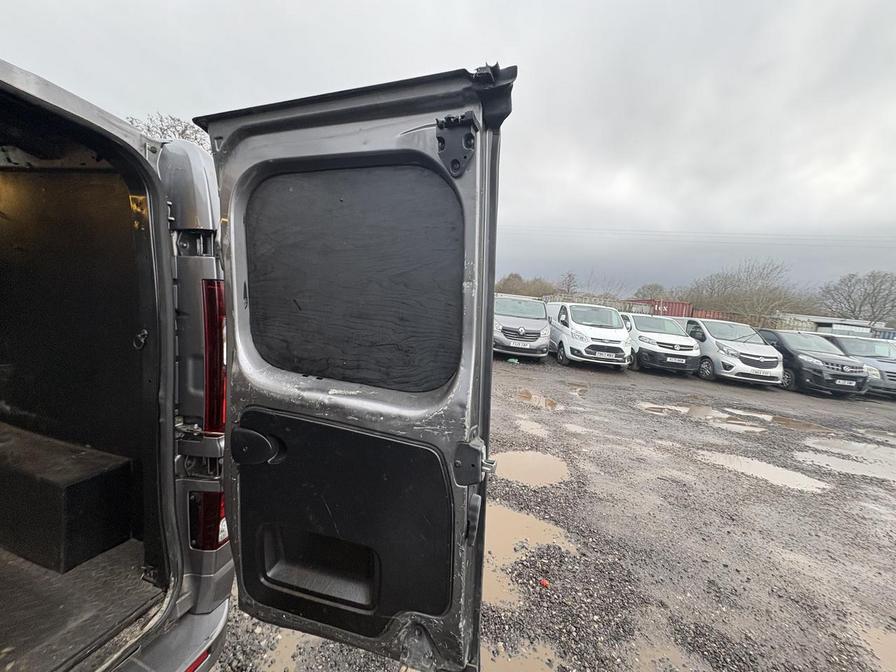 Used Vauxhall Vivaro 2017 for sale - 77308072: Photo 9