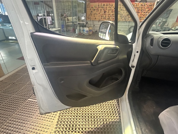 Used Peugeot Partner 2014 for sale - 75004151: Photo 16