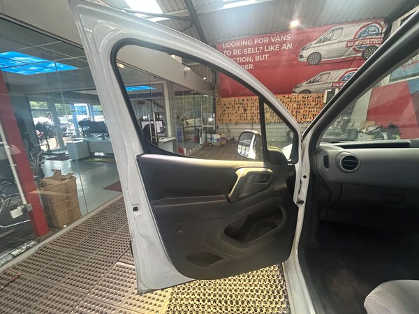 Used Peugeot Partner 2014 for sale - 75004151: Photo 19