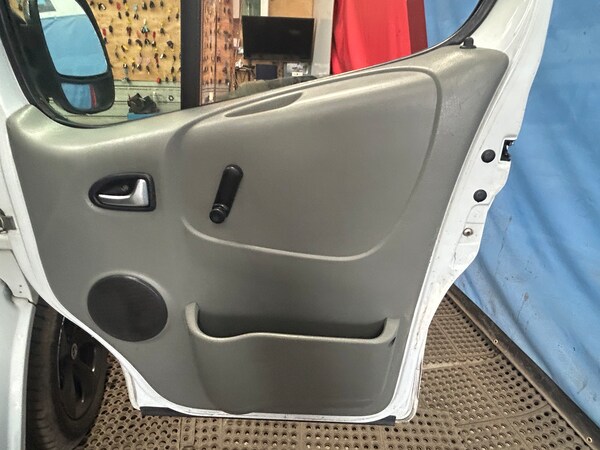 Used Vauxhall Vivaro 2006 for sale - 75682977: Photo 15