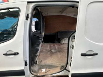 Used Peugeot Partner 2017 for sale - 74681546: Photo