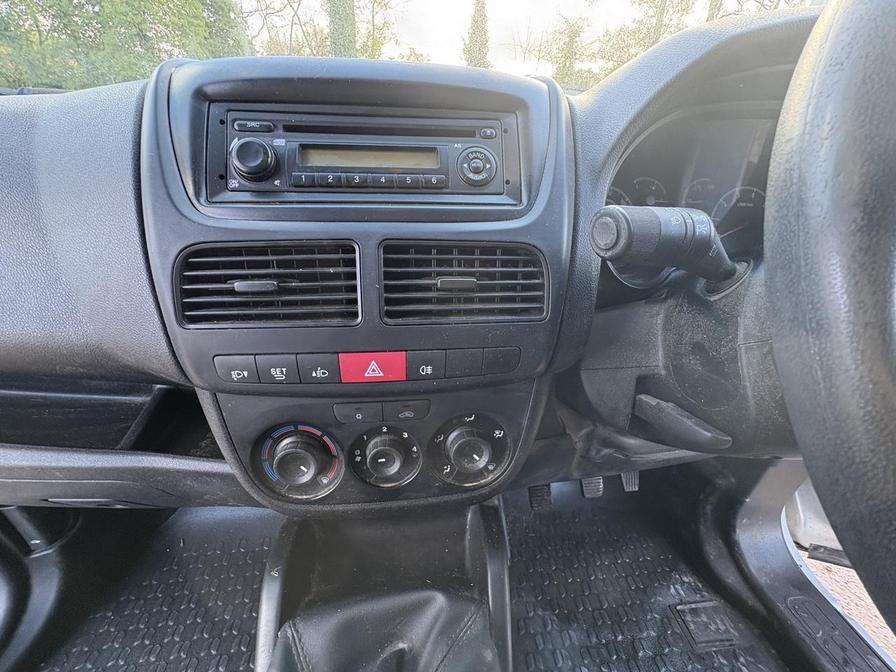 Used Vauxhall Combo 2017 for sale - 76442171: Photo 13