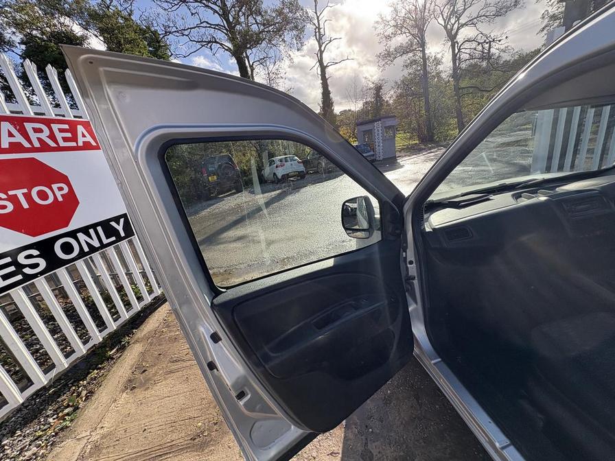 Used Vauxhall Combo 2017 for sale - 76442171: Photo 14