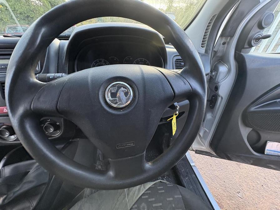 Used Vauxhall Combo 2017 for sale - 76442171: Photo 5