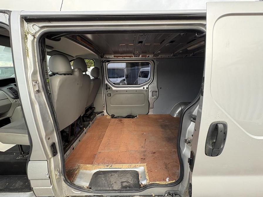 Used Vauxhall Vivaro 2011 for sale - 76420777: Photo 13