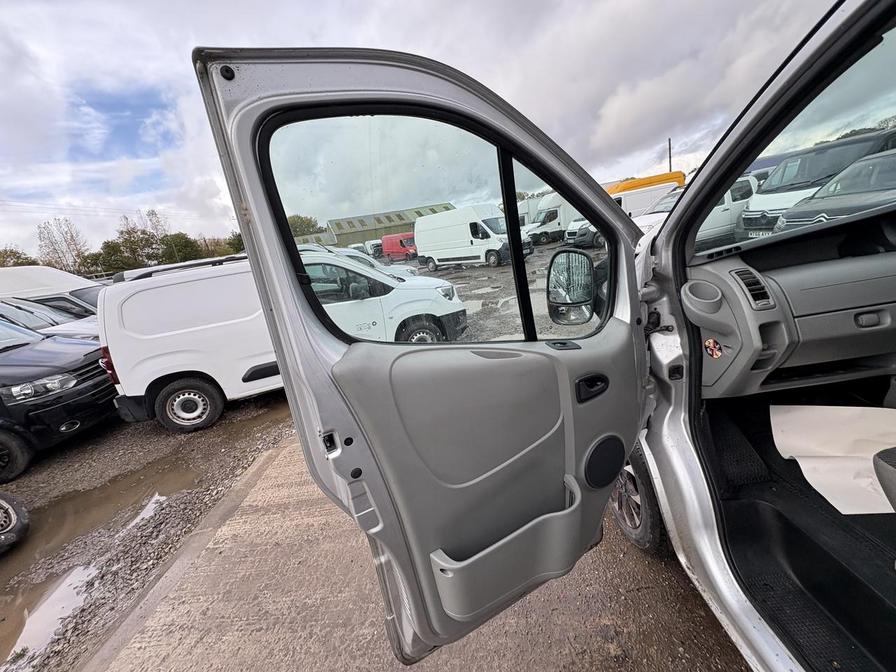 Used Vauxhall Vivaro 2011 for sale - 76420777: Photo 8