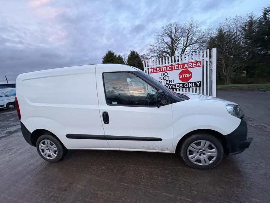 Used Fiat Doblo 2017 for sale - 77540378: Photo 2