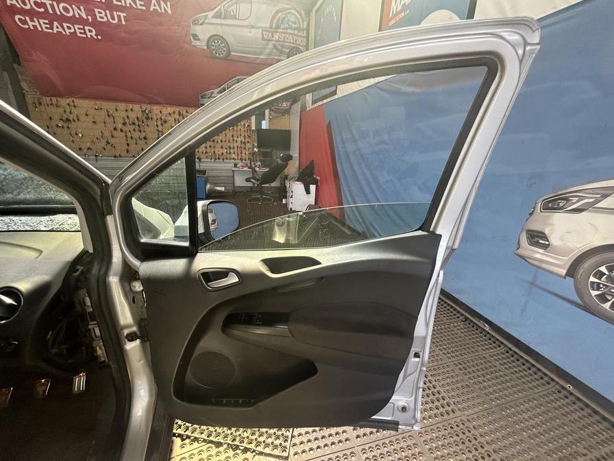 Used Ford Transit Courier 2018 for sale - 76564230: Photo 18