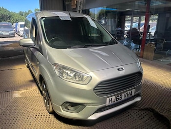 Used Ford Transit Courier 2018 for sale - 76564230: Photo
