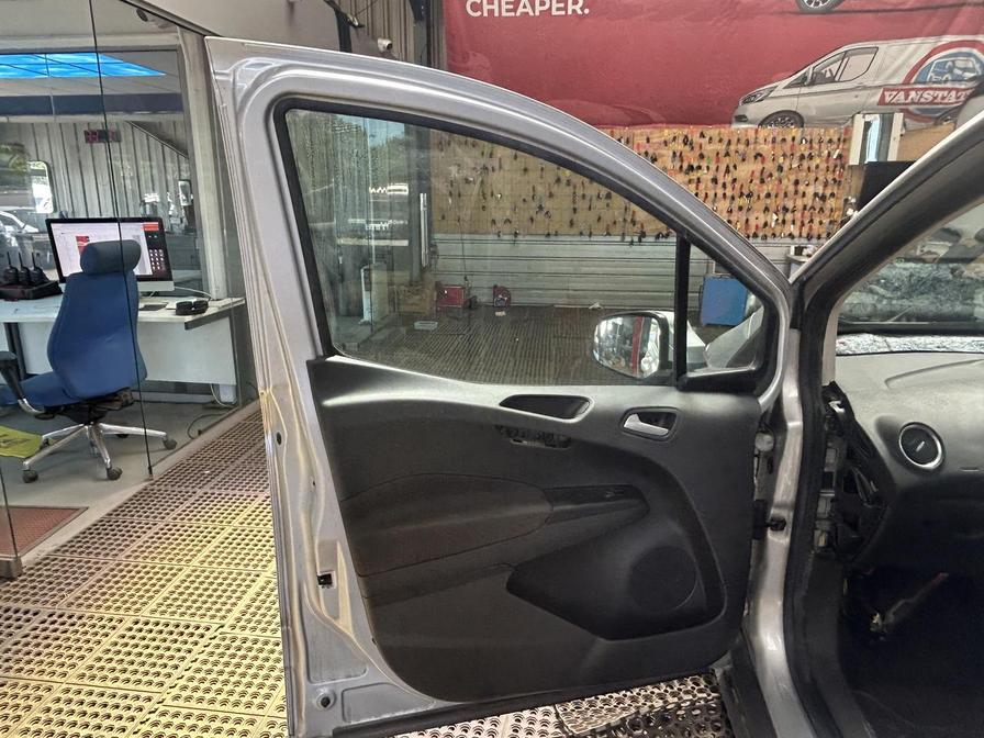 Used Ford Transit Courier 2018 for sale - 76564230: Photo 6