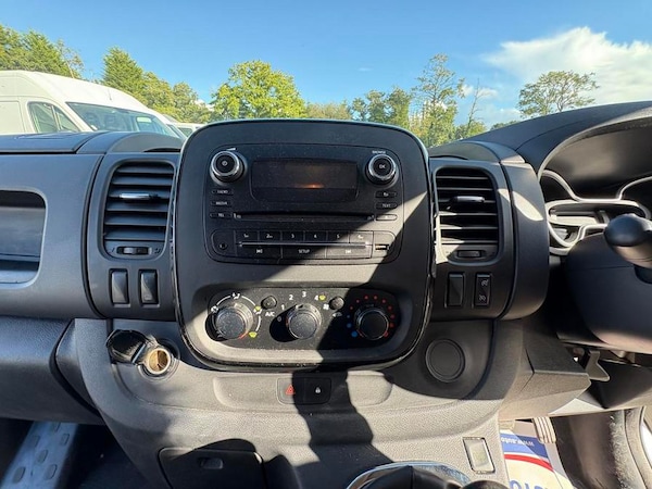 Used Vauxhall Vivaro 2018 for sale - 76261864: Photo 11