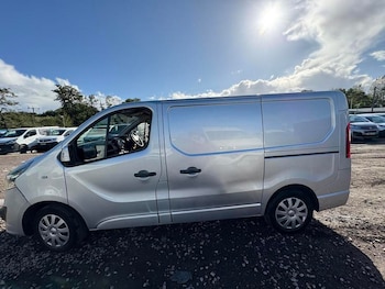 Used Vauxhall Vivaro 2018 for sale - 76261864: Photo 3