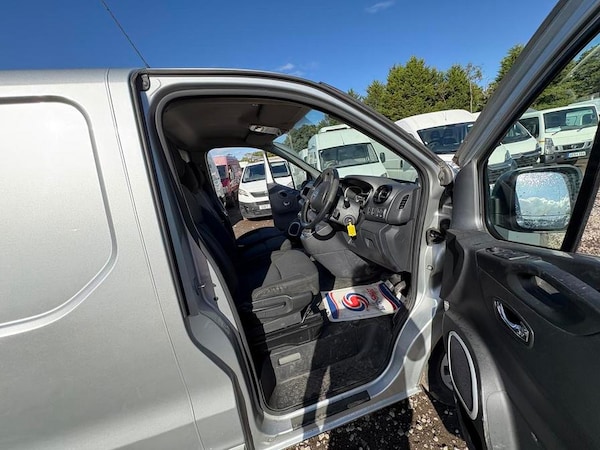 Used Vauxhall Vivaro 2018 for sale - 76261864: Photo 5