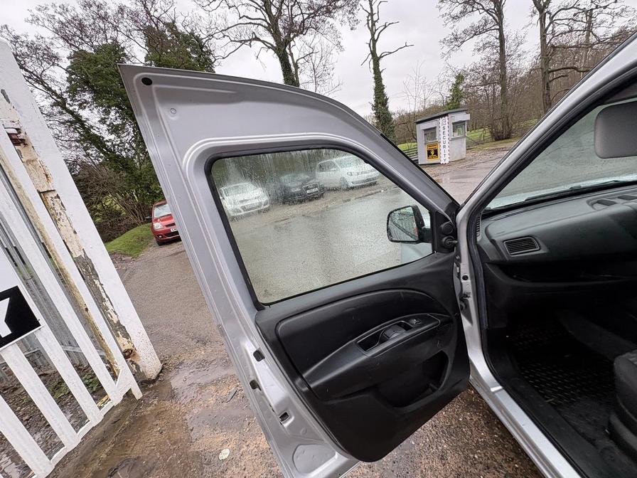 Used Vauxhall Combo 2016 for sale - 77648671: Photo 13