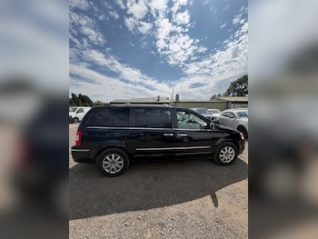 Used Chrysler Grand Voyager 2010 for sale - 79339182: Photo