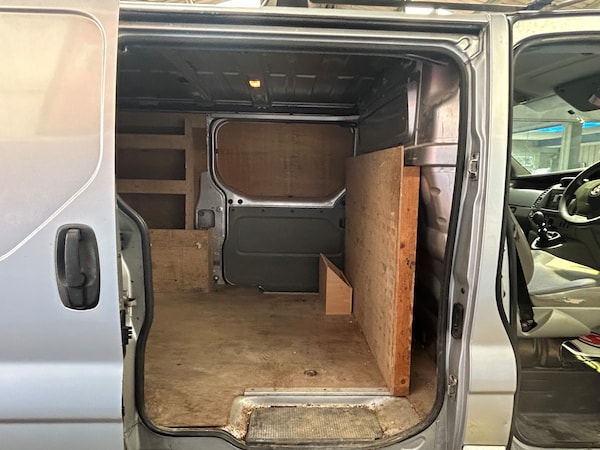 Used Vauxhall Vivaro 2010 for sale - 75015498: Photo 4