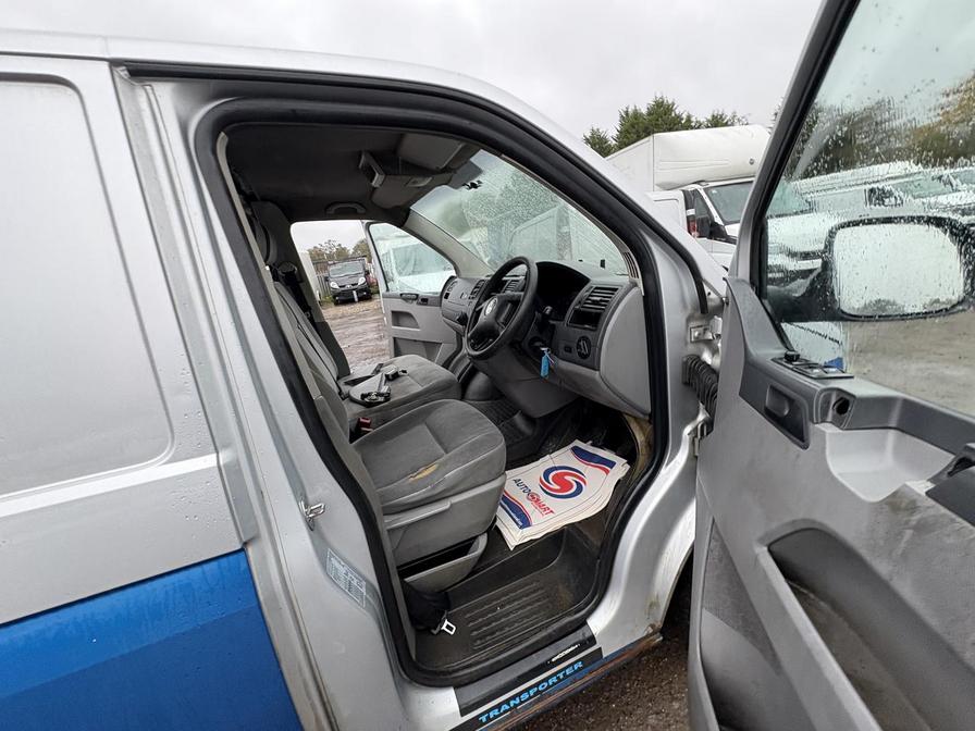 Used Volkswagen Transporter 2005 for sale - 76564217: Photo 8