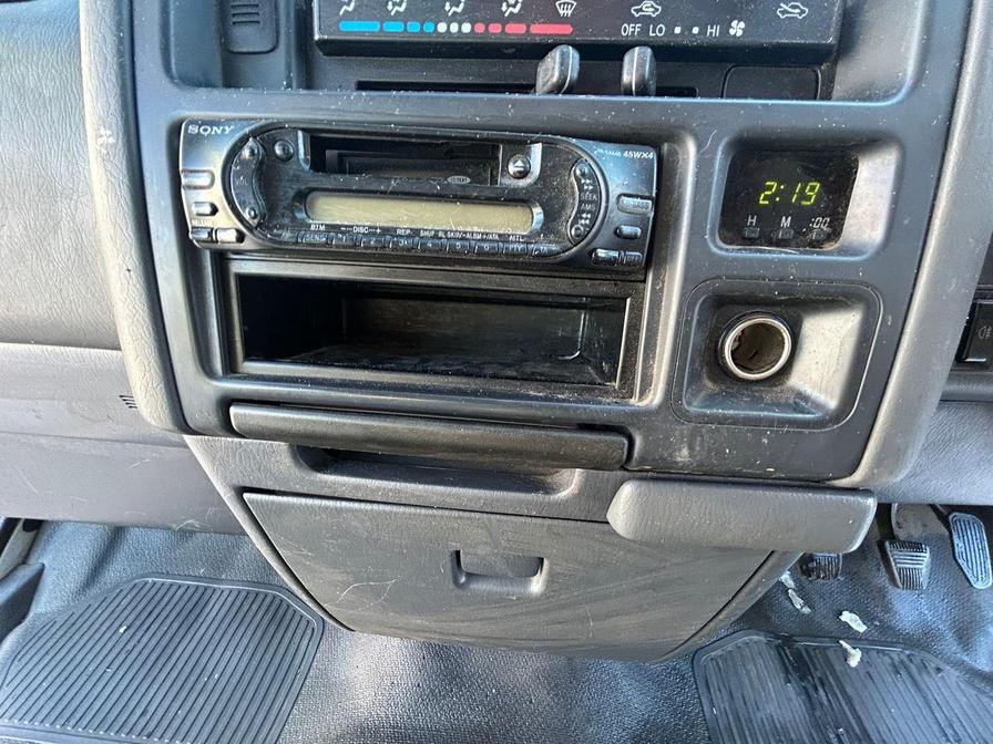 Used Toyota HiAce 2003 for sale - 77111996: Photo 23