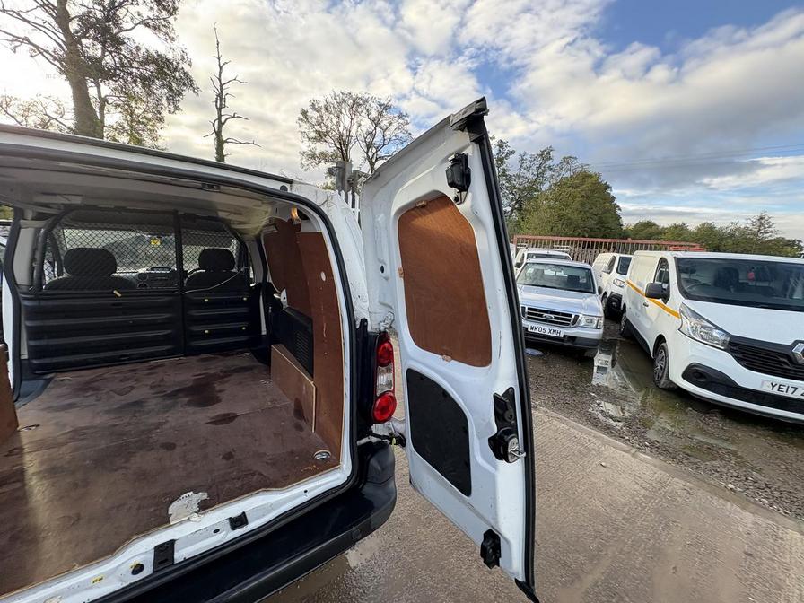 Used Peugeot Partner 2017 for sale - 76339089: Photo 10