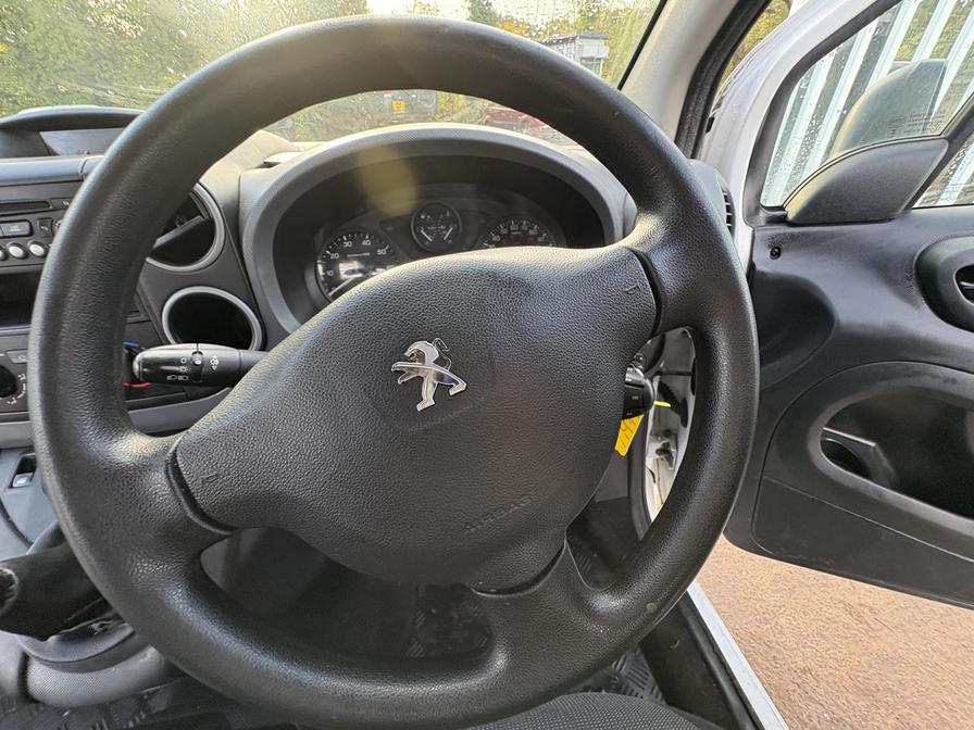 Used Peugeot Partner 2017 for sale - 76339089: Photo 17