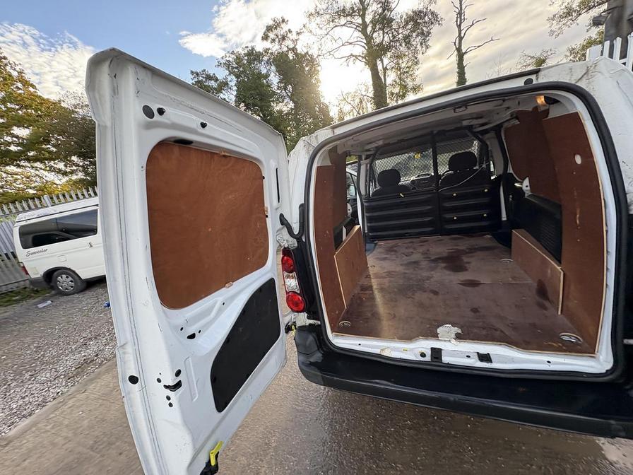 Used Peugeot Partner 2017 for sale - 76339089: Photo 9