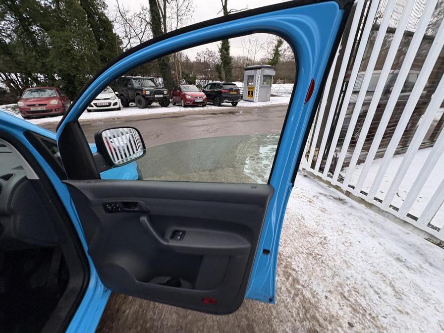 Used Volkswagen Caddy Maxi 2011 for sale - 77206047: Photo 5