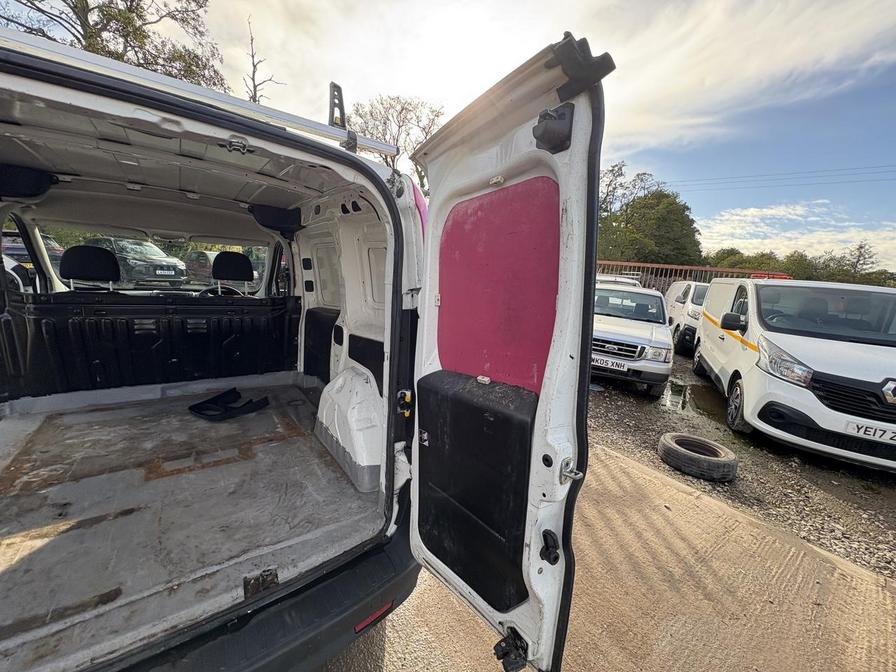 Used Vauxhall Combo 2014 for sale - 76362082: Photo 11