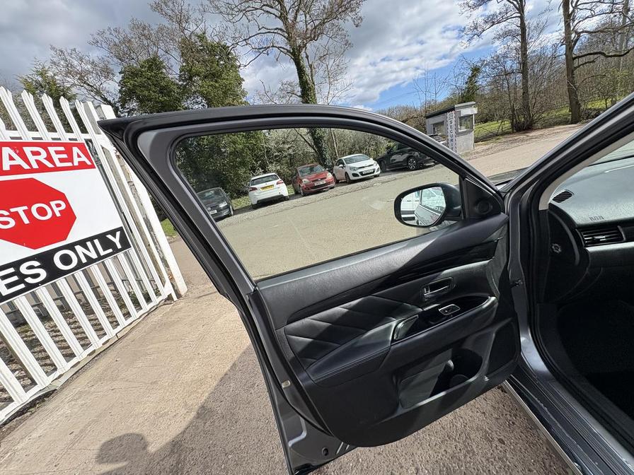 Used Mitsubishi Outlander 2016 for sale - 78089246: Photo 8