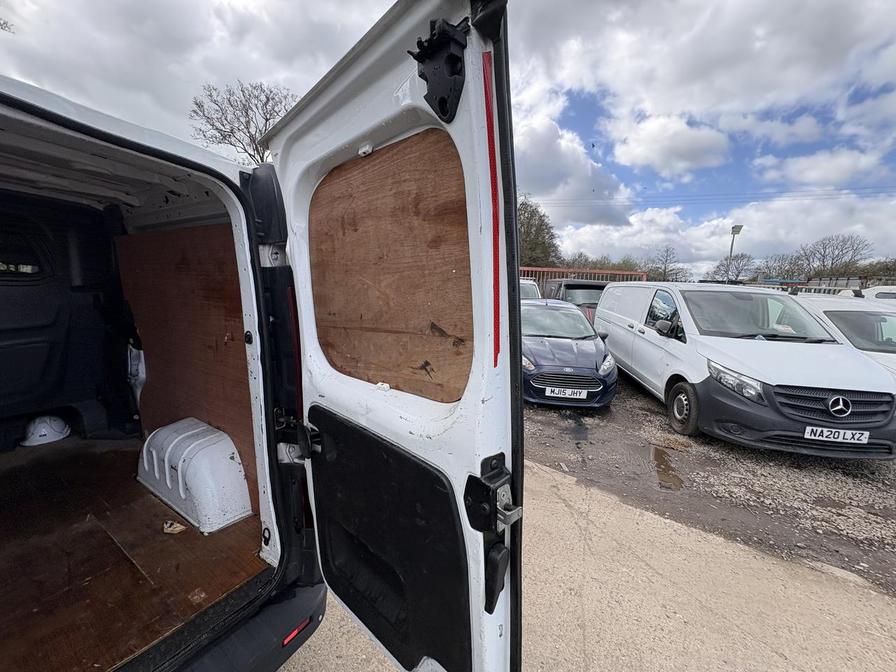 Used Vauxhall Vivaro 2018 for sale - 78059956: Photo 10