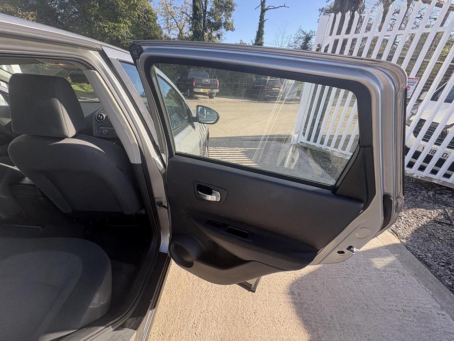 Used Nissan Qashqai 2010 for sale - 76501729: Photo 21