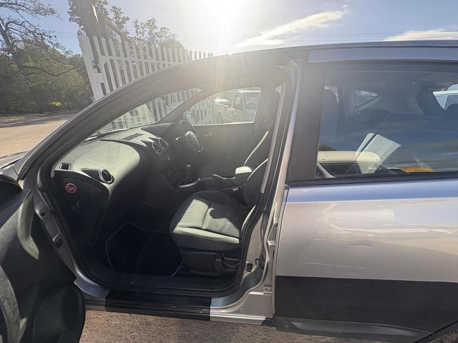 Used Nissan Qashqai 2010 for sale - 76501729: Photo 4