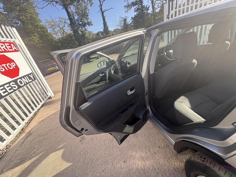 Used Nissan Qashqai 2010 for sale - 76501729: Photo 6