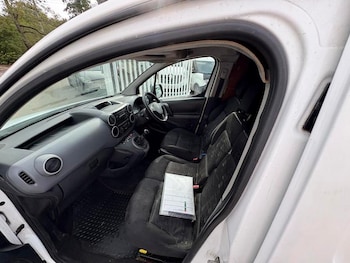 Used Peugeot Partner 2017 for sale - 76112728: Photo