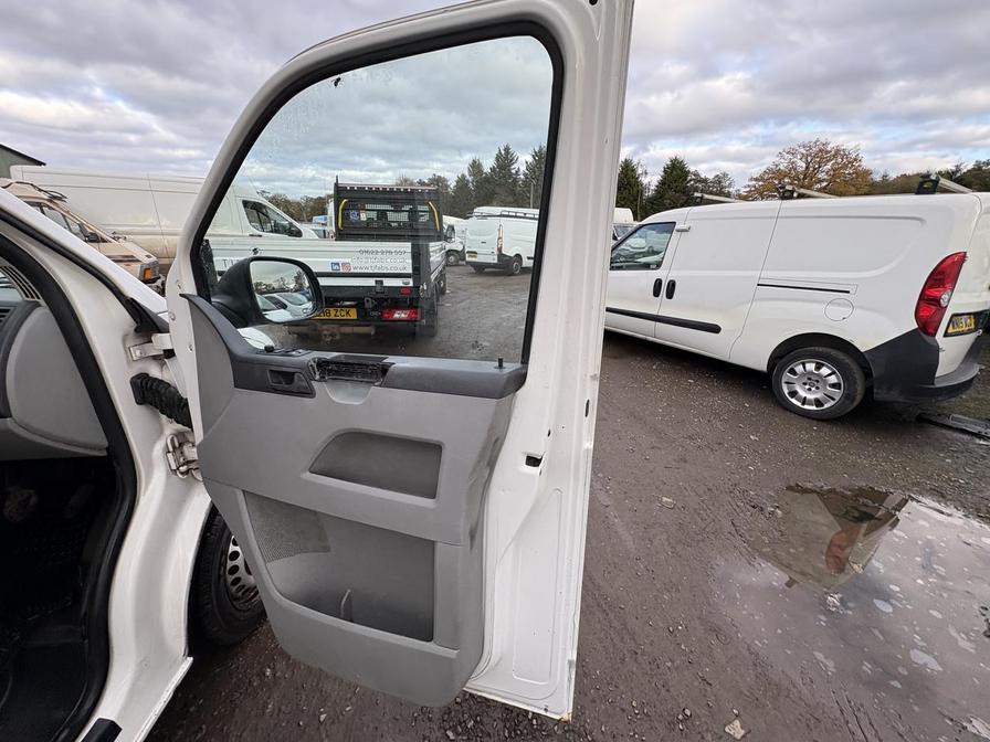 Used Volkswagen Transporter 2012 for sale - 76523737: Photo 3
