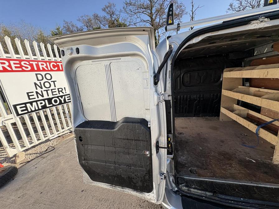Used Vauxhall Combo 2015 for sale - 77960360: Photo 13