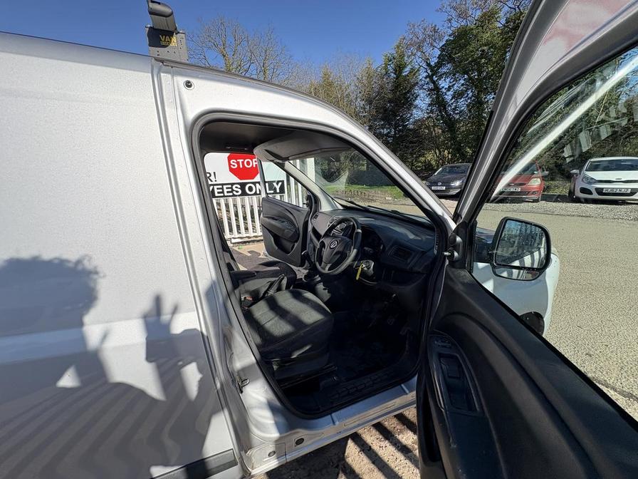 Used Vauxhall Combo 2015 for sale - 77960360: Photo 20