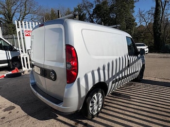 Used Vauxhall Combo 2015 for sale - 77960360: Photo