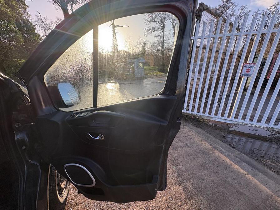 Used Vauxhall Vivaro 2017 for sale - 76915678: Photo 14