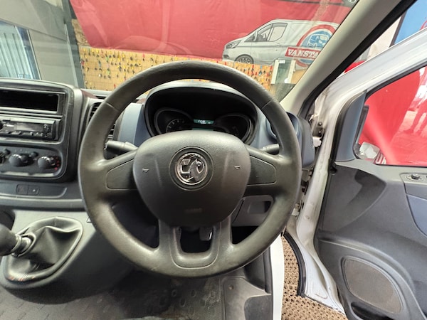 Used Vauxhall Vivaro 2015 for sale - 75679565: Photo 16