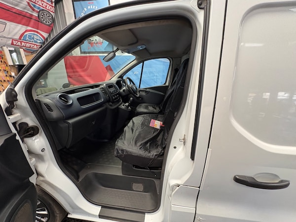 Used Vauxhall Vivaro 2015 for sale - 75679565: Photo 18