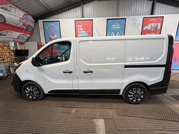 Used Vauxhall Vivaro 2015 for sale - 75679565: Photo 19