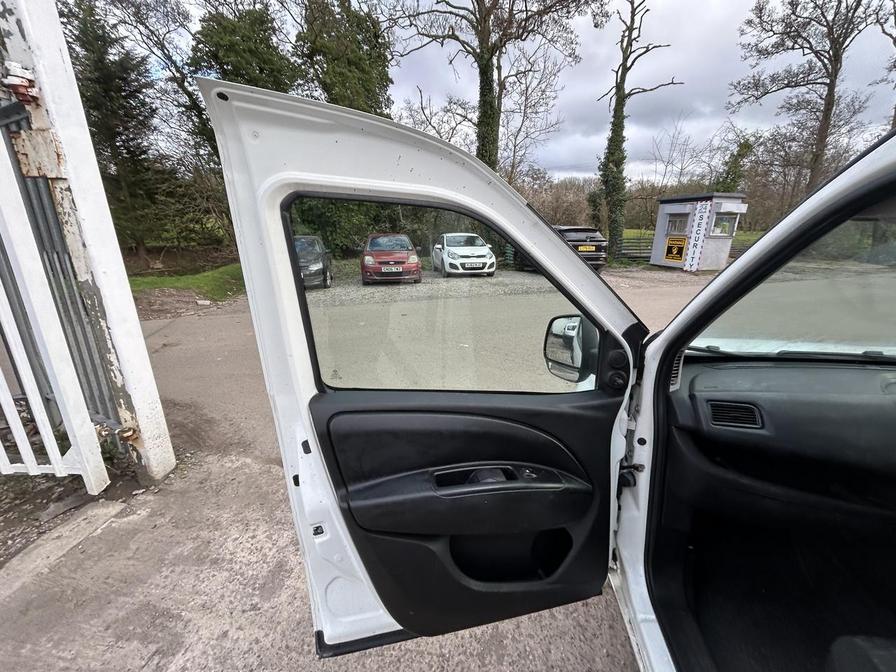Used Vauxhall Combo 2016 for sale - 78118231: Photo 11
