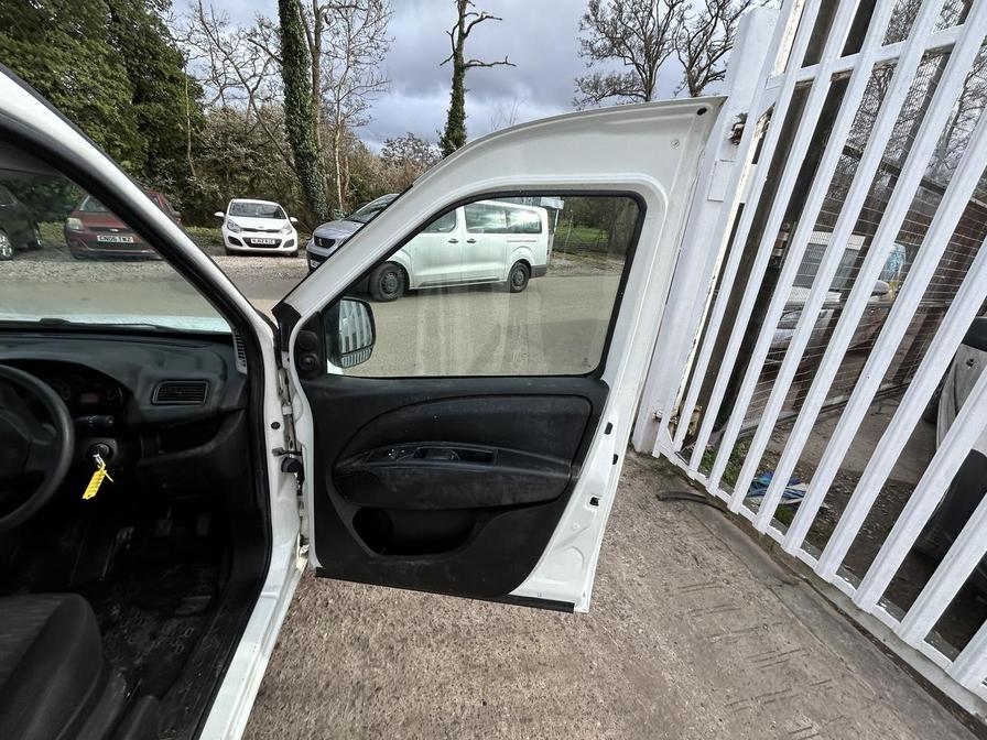 Used Vauxhall Combo 2016 for sale - 78118231: Photo 15