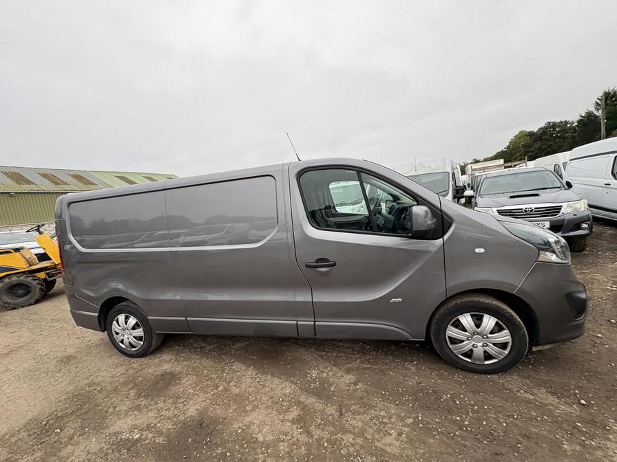 Used Vauxhall Vivaro 2017 for sale - 76285831: Photo 2