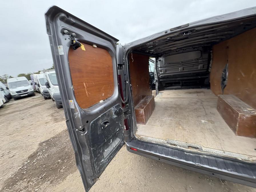 Used Vauxhall Vivaro 2017 for sale - 76285831: Photo 5