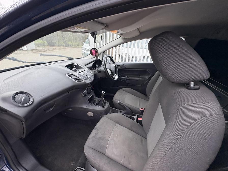 Used Ford Fiesta 2015 for sale - 78137239: Photo 11