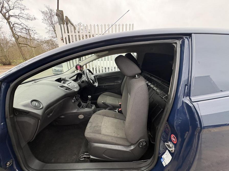 Used Ford Fiesta 2015 for sale - 78137239: Photo 6