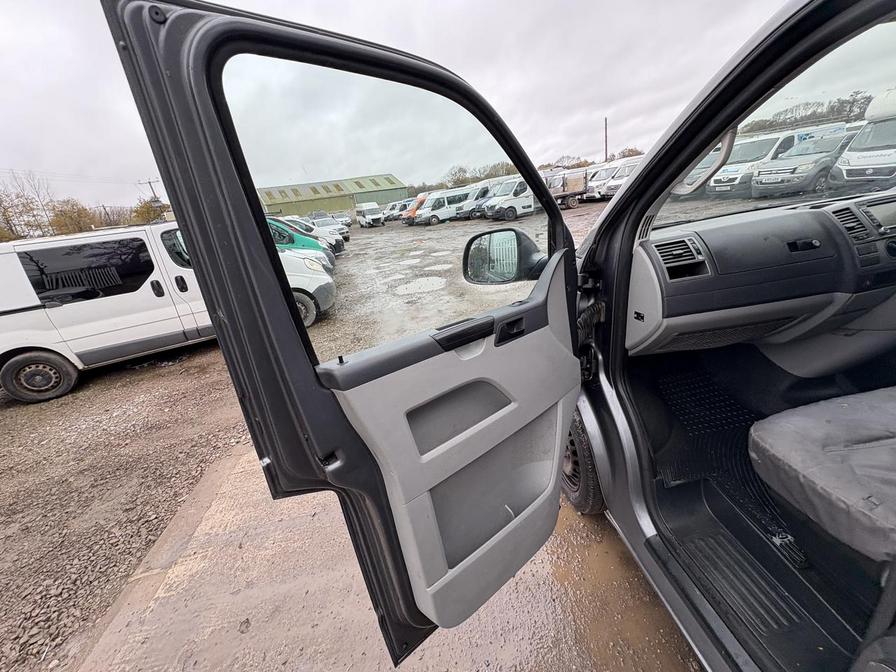 Used Volkswagen Transporter 2013 for sale - 76745804: Photo 12