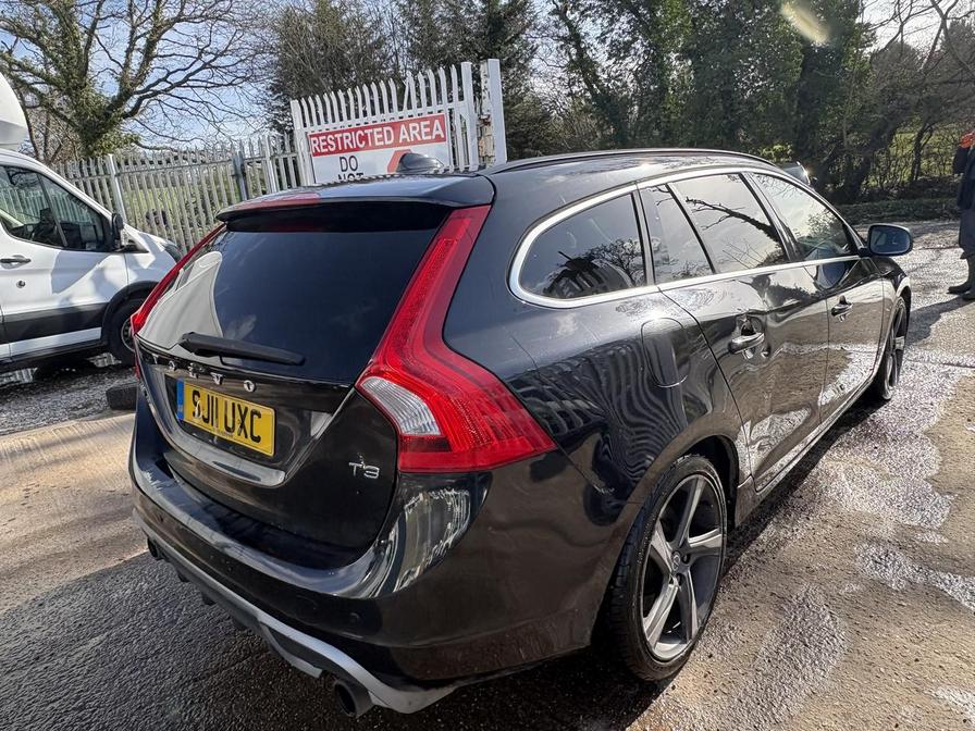 Used Volvo V60 2011 for sale - 77899116: Photo 4