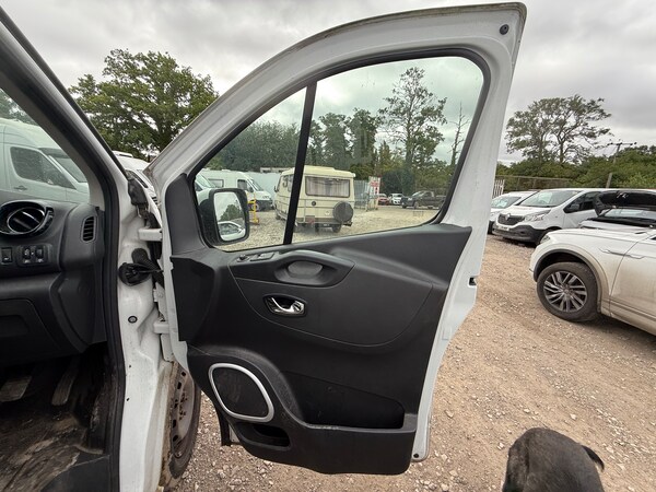 Used Vauxhall Vivaro 2017 for sale - 75073637: Photo 14